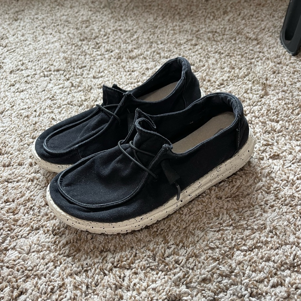 Hey Dude Wendy- Size 5
